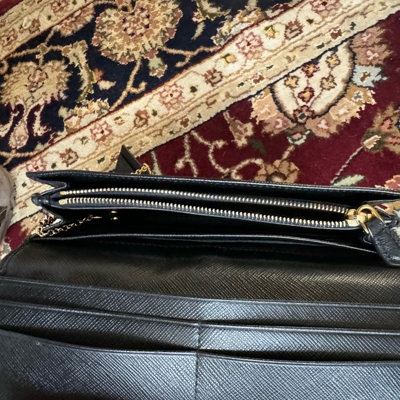 🍁SOLD🍁 Prada Saffiano Wallet - Picture 14 of 17